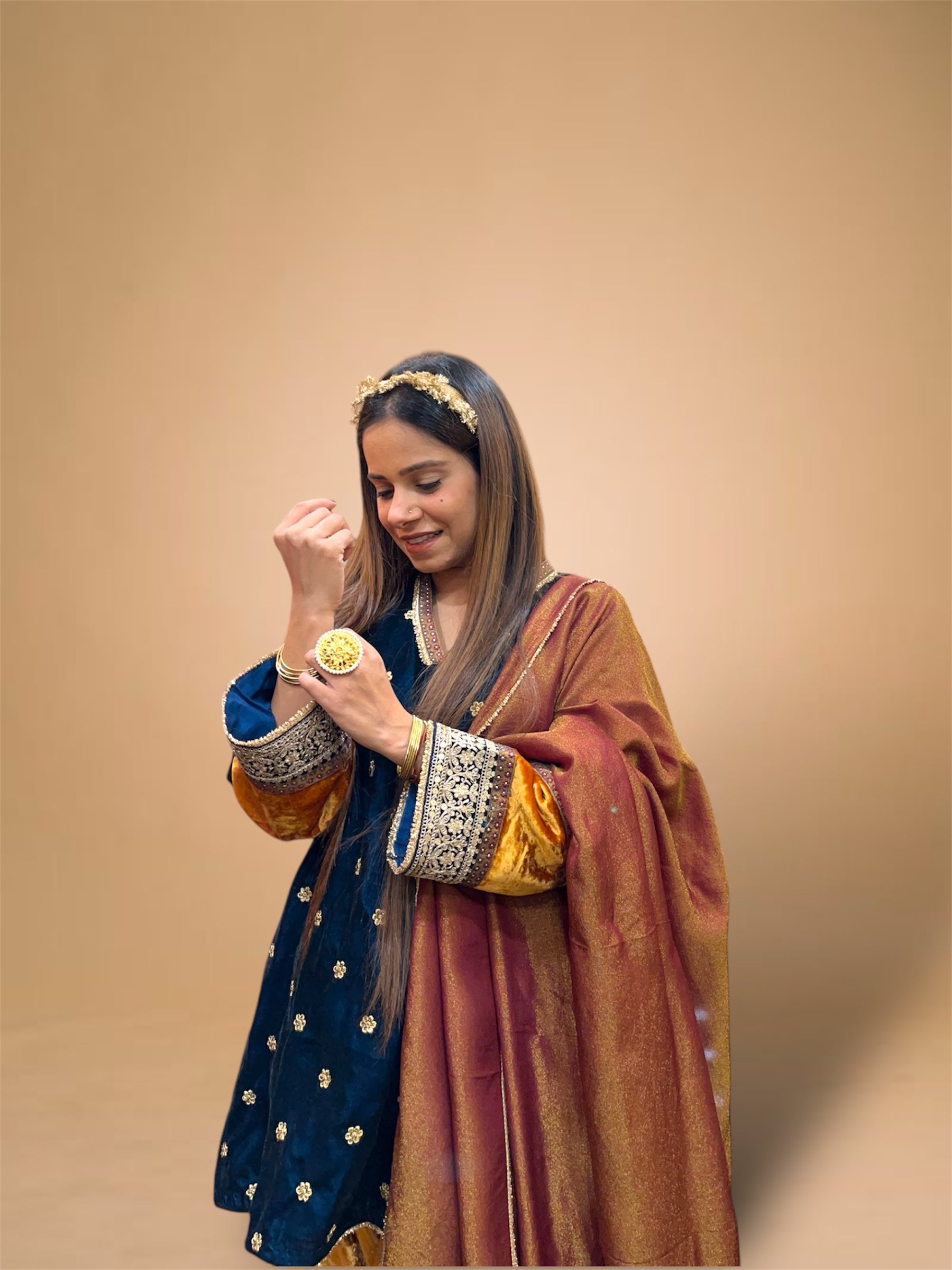 Fardifa Velvet Choga Set